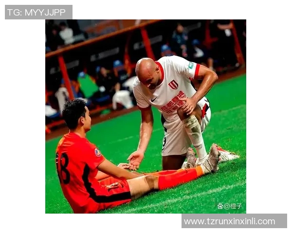 足球明星佩佩在比赛中的争议犯规引发热议与讨论 足球明星佩佩在比赛中的争议犯规引发热议与讨论